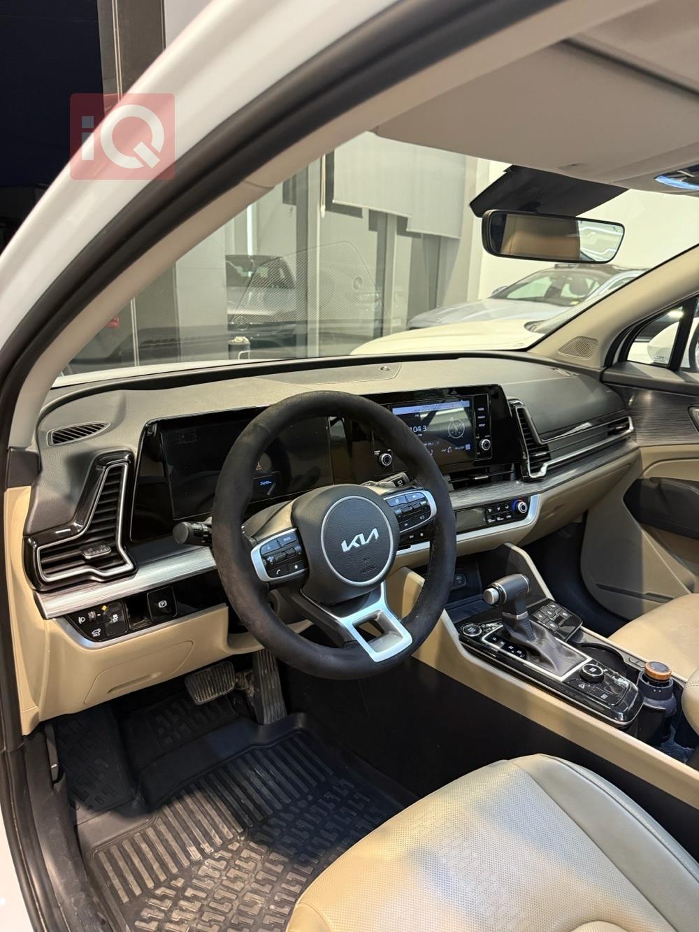 https://cdn.iqcars.io3d3a53c3-b429-4c9c-a0c4-a7eb50ef69dc_6.jpg